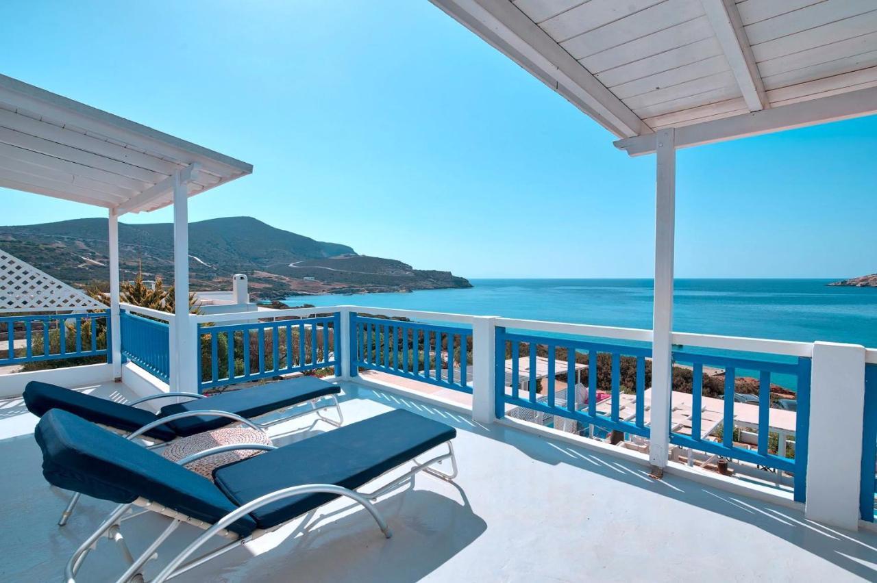 Blue Dolphin Antiparos Villas And Suites Agios Georgios  ภายนอก รูปภาพ