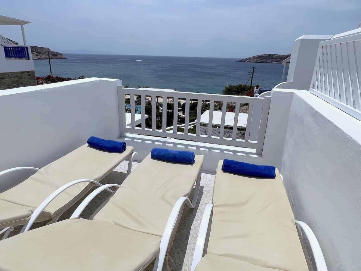 Blue Dolphin Antiparos Villas And Suites Agios Georgios  ภายนอก รูปภาพ