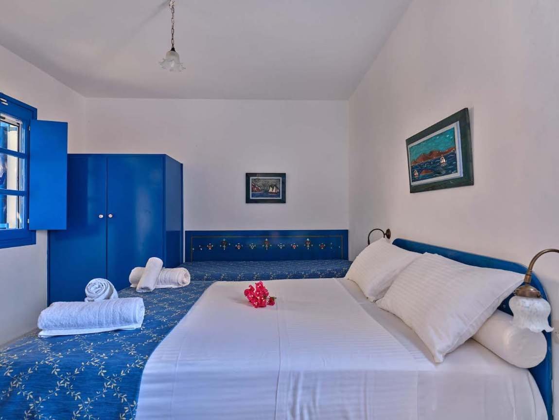 Blue Dolphin Antiparos Villas And Suites Agios Georgios  ภายนอก รูปภาพ