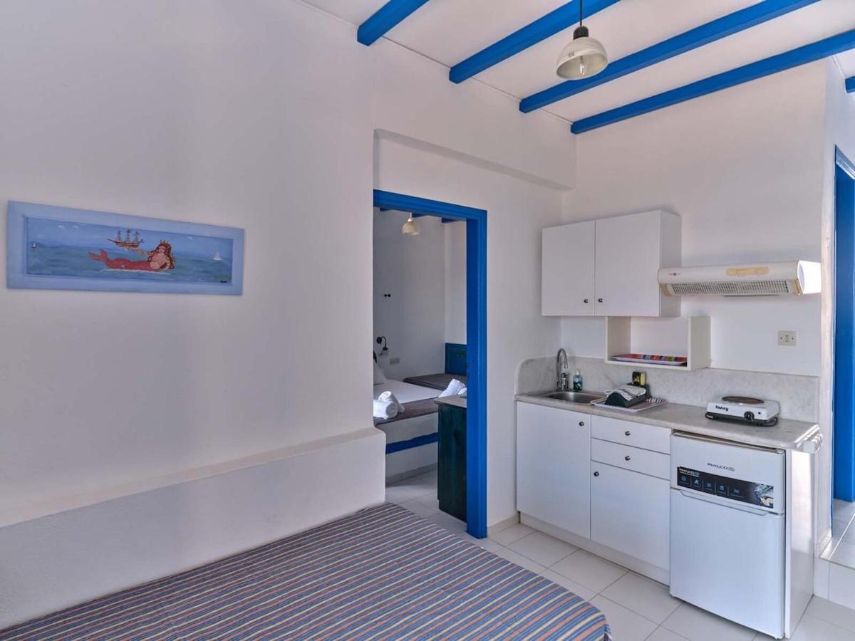 Blue Dolphin Antiparos Villas And Suites Agios Georgios  ภายนอก รูปภาพ