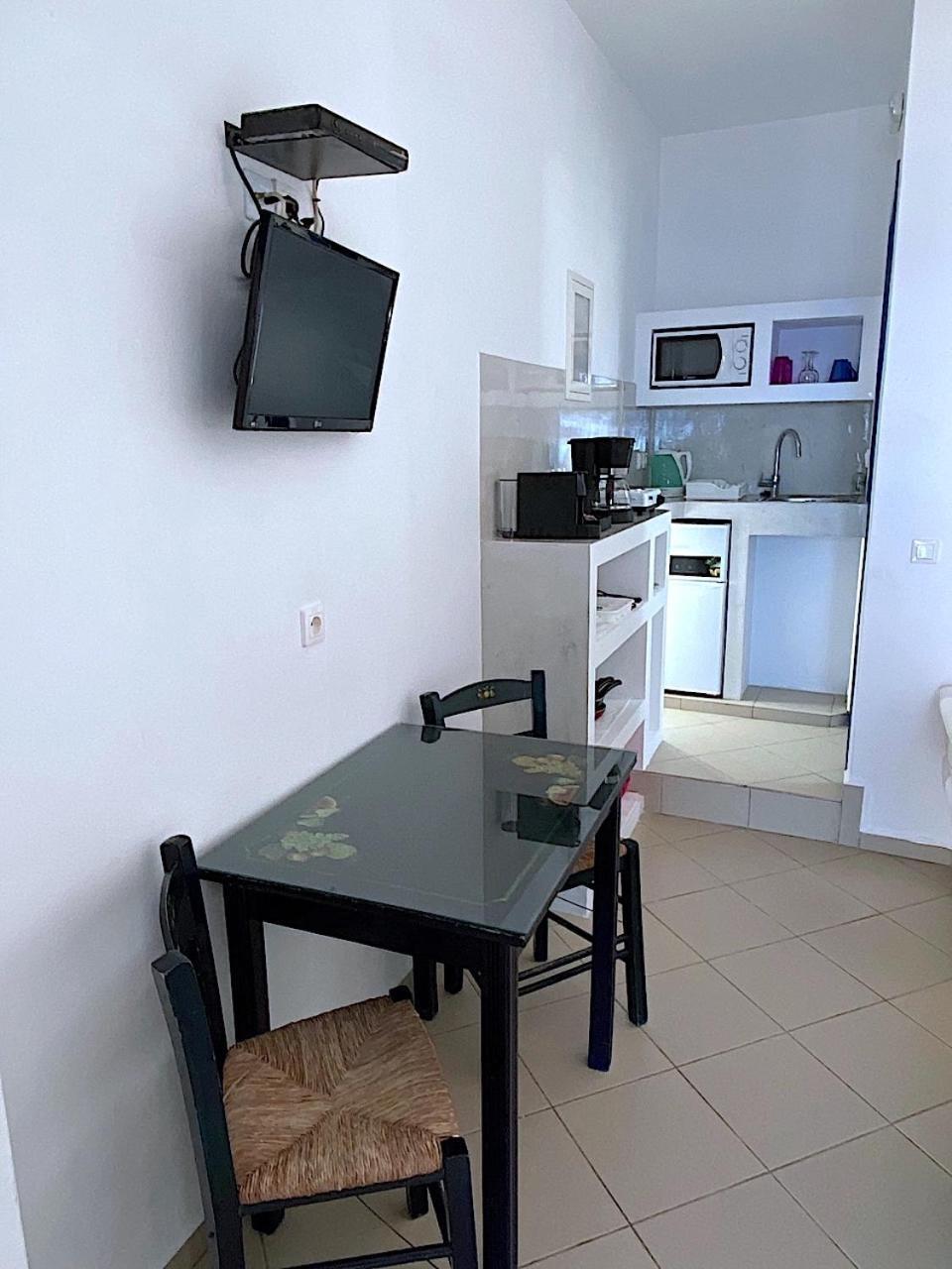 Blue Dolphin Antiparos Villas And Suites Agios Georgios  ภายนอก รูปภาพ