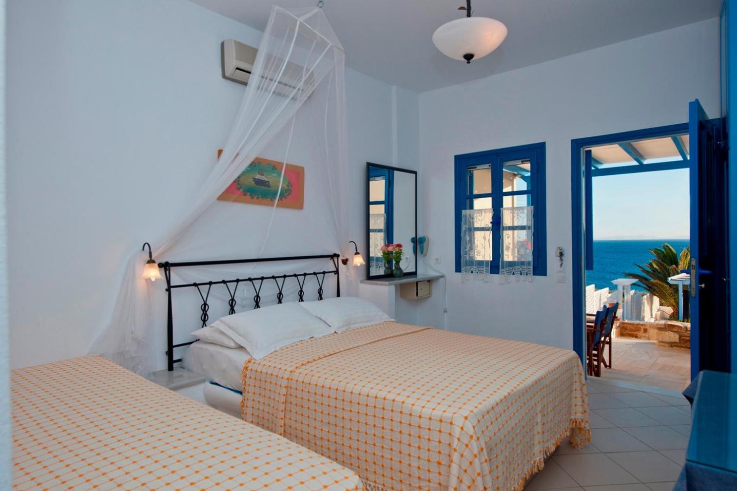 Blue Dolphin Antiparos Villas And Suites Agios Georgios  ภายนอก รูปภาพ