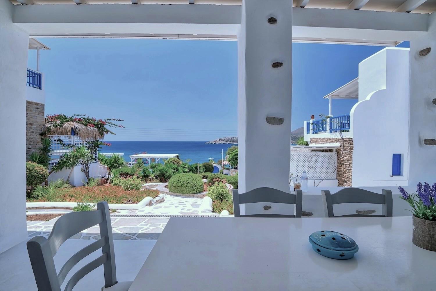 Blue Dolphin Antiparos Villas And Suites Agios Georgios  ภายนอก รูปภาพ