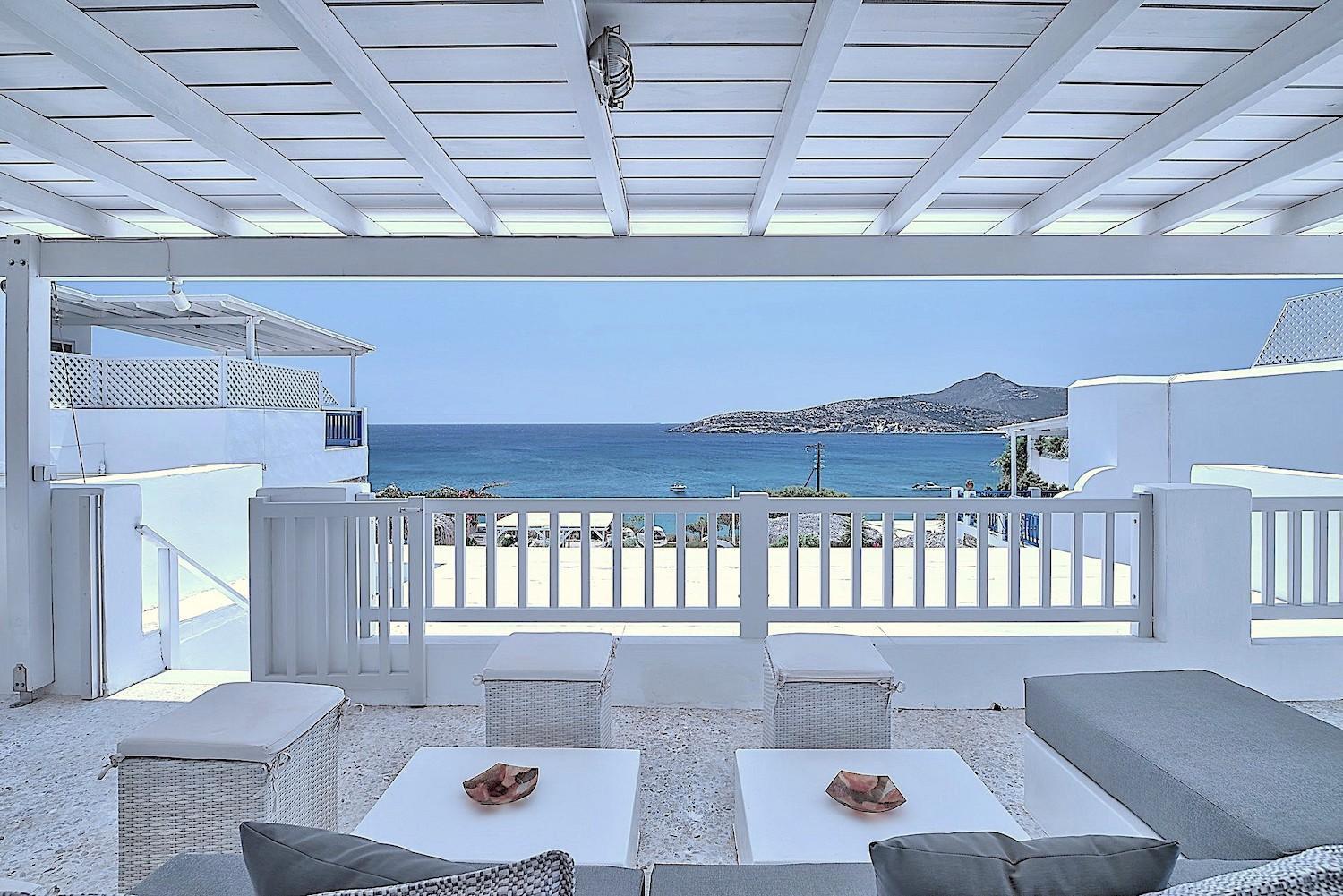 Blue Dolphin Antiparos Villas And Suites Agios Georgios  ภายนอก รูปภาพ