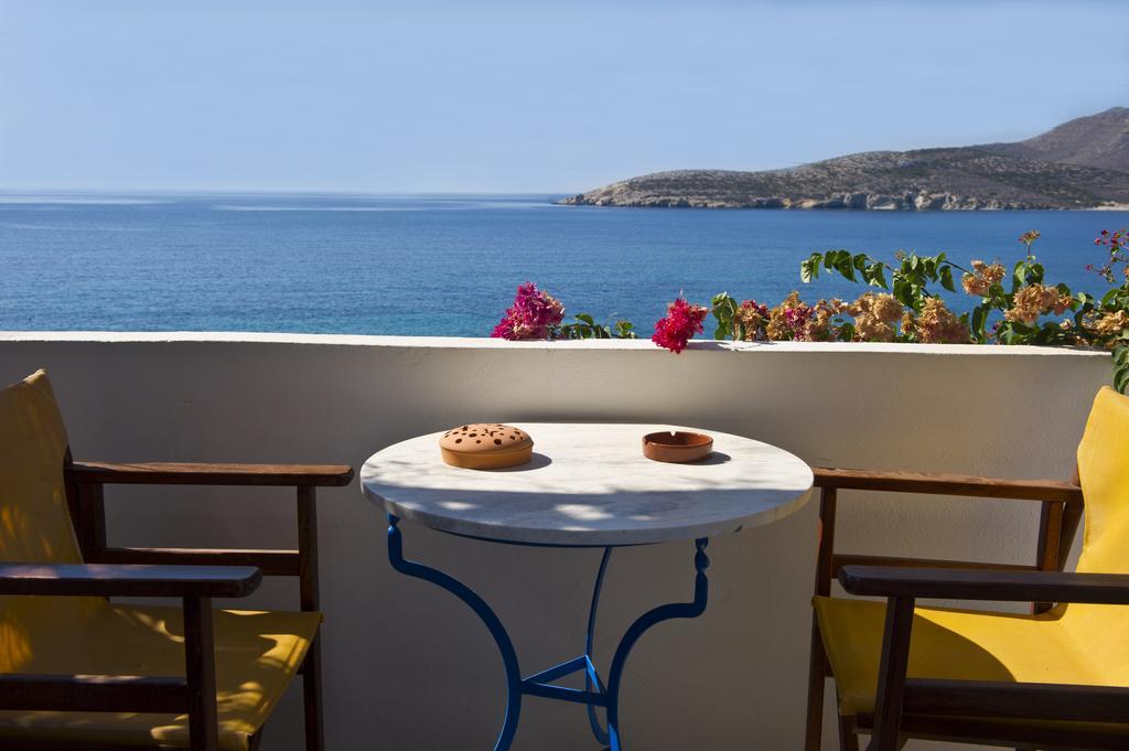 Blue Dolphin Antiparos Villas And Suites Agios Georgios  ภายนอก รูปภาพ